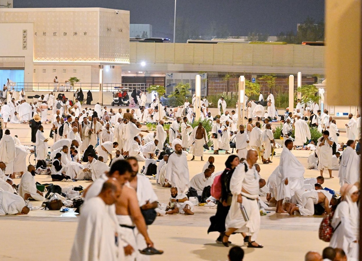نفرة حجاج اليمن إلى مزدلفة بعد الوقوف بعرفات