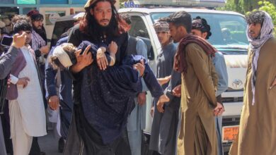 انقلاب مركبة للاجئين يودي بحياة 18 شخصاً في أفغانستان 3 انقلاب مركبة للاجئين يودي بحياة 18 شخصاً في أفغانستان