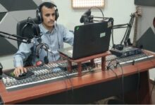مليشيا الحوثي تعتدي على منشد شعبي وتنهب ممتلكاته في عمران