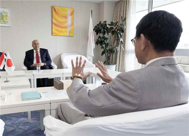 اليمن واليابان تبحثان تعزيز التعاون المشترك ودعم الاستقرار والتنمية