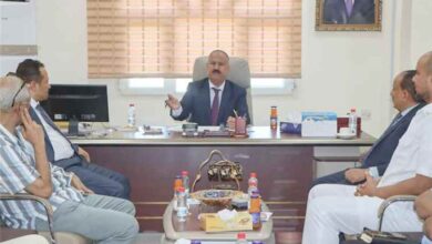 وزير النقل يتفقد الهيئة العامة للشؤون البحرية بعدن