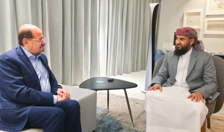 المحرّمي يبحث مع رئيس الوزراء تعزيز الخدمات ومعالجة أزمة الكهرباء
