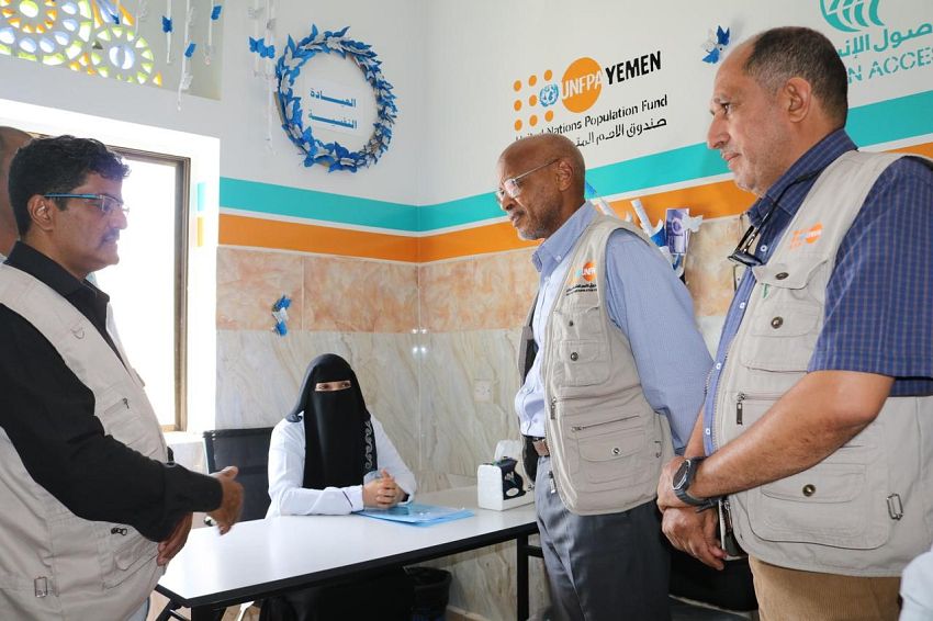 وفد أممي يقيّم الخدمات الصحية في مستشفيي السويدي والمظفر بتعز