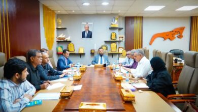 محافظ عدن يناقش أولويات المشاريع الخدمية ويوجه بالالتزام بالمعايير الفنية 9 محافظ عدن يناقش أولويات المشاريع الخدمية ويوجه بالالتزام بالمعايير الفنية