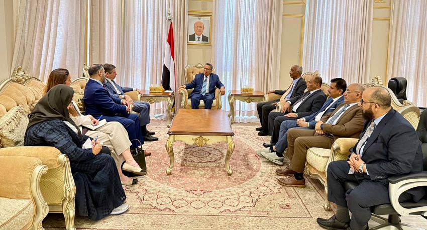 بن دغر يشيد بالدعم الأمريكي لليمن ويودّع السفير فاجن بمناسبة انتهاء مهامه