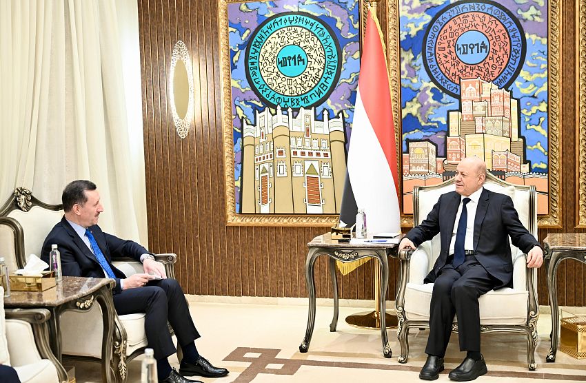 العليمي يرحب باستئناف الدعم التركي ويؤكد أهمية توسيع التعاون في القطاعات الحيوية