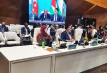 اليمن تشارك في اجتماعات البنك الإسلامي للتنمية بباكو وتؤكد أهمية دعم جهود التعافي والتنمية