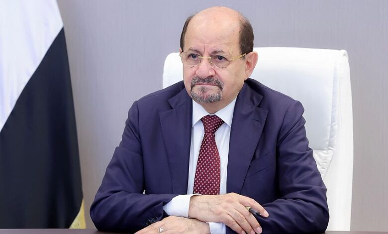 الزنداني يعود إلى عدن بعد مشاركته في اجتماعات وزراء الخارجية العرب بعمان 1 الزنداني يعود إلى عدن بعد مشاركته في اجتماعات وزراء الخارجية العرب بعمان