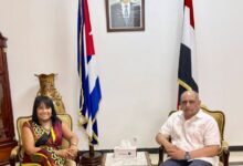 اليمن وكوبا تبحثان تعزيز التعاون المشترك وتنسيق المواقف إزاء القضايا الإقليمية والدولية