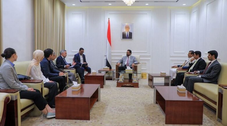العرادة يبحث مع سفيري الاتحاد الأوروبي وهولندا سبل توسيع التعاون ودعم التنمية في مأرب