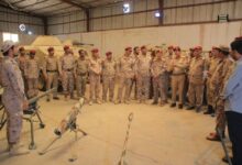 وزير الدفاع يطّلع على قدرات التصنيع العسكري في مأرب