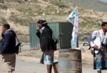 محصل ضرائب حوثي يعتدي على بائع قات مسن شمال إب