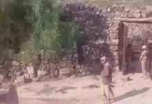 حصار حوثي على بني شران شمال صنعاء ومداهمات تطال منازل المواطنين