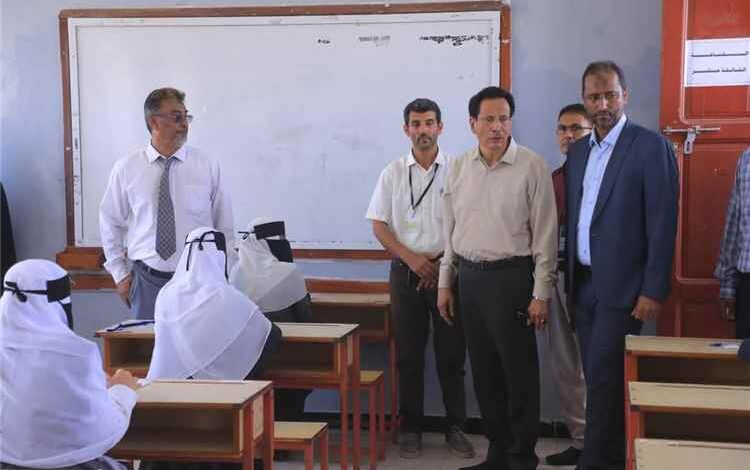محافظ المهرة يدشّن امتحانات الثانوية العامة ويؤكد استمرار دعم قطاع التعليم بالمحافظة