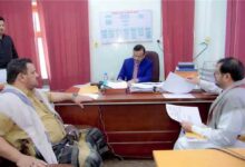 محافظ شبوة يناقش احتياجات عسيلان الخدمية ويؤكد المضي في تنفيذ المشاريع التنموية