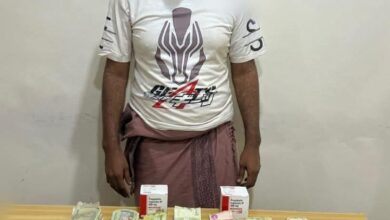 شرطة عدن تضبط أحد أبرز مروجي المخدرات في المنصورة 1 شرطة عدن تضبط أحد أبرز مروجي المخدرات في المنصورة