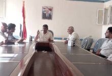 مدير تعليم الحديدة يناقش مع “ميدفريتاس” سير أنشطة الرقابة والتقييم بمديرية الخوخة