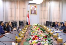 الحكومة اليمنية والبنك الدولي يبحثان توسيع التمويل لقطاعات النقل والبنية التحتية