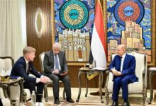 الحوثي ليس طرفاً سياسياً.. الرئيس العليمي يكشف لغز الأزمة اليمنية للمجتمع الدولي