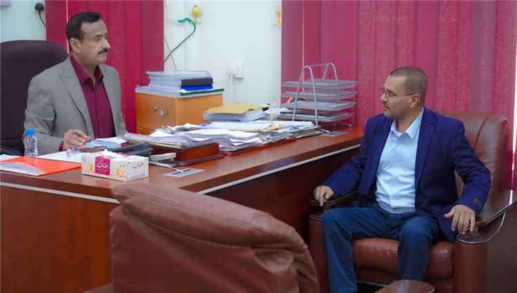 محافظ شبوة يبحث تطوير قطاع الاتصالات وتوسيع خدمات الجيل الرابع 1 محافظ شبوة يبحث تطوير قطاع الاتصالات وتوسيع خدمات الجيل الرابع