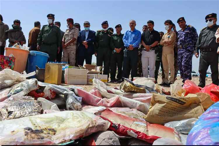 النيابة العامة في شبوة تتلف كميات كبيرة من المخدرات والخمور بعد استكمال الإجراءات القانونية