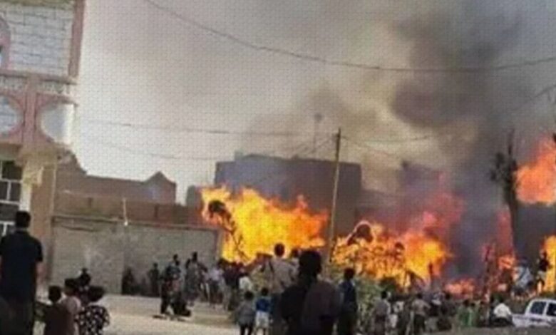 حريق يلتهم منزلاً في مجمع الخير بمأرب ويخلّف خسائر كبيرة دون إصابات