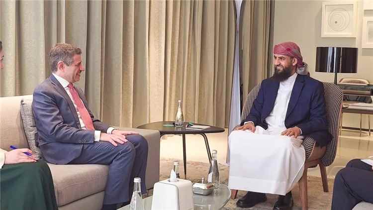 المحرّمي يودّع السفير الأمريكي ويؤكد أهمية تعزيز الدعم الدولي لمواجهة التحديات 1 المحرّمي يودّع السفير الأمريكي ويؤكد أهمية تعزيز الدعم الدولي لمواجهة التحديات