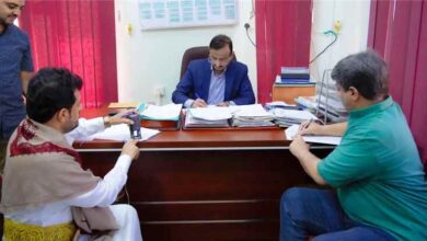 محافظ شبوة يعتمد خمسة مشاريع جديدة لدعم التنمية وتحسين الخدمات بالمحافظة