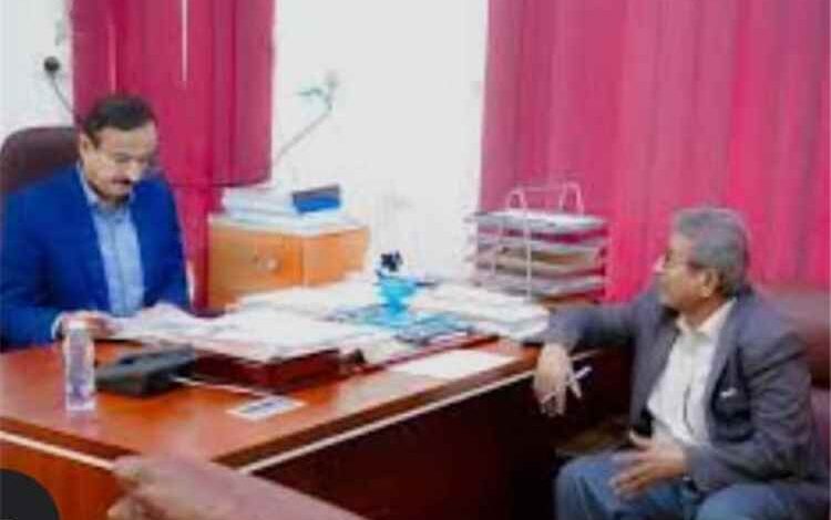 محافظ شبوة يناقش تطوير الأداء الإداري وتعزيز كفاءة المؤسسات الحكومية والخدمات العامة 1 محافظ شبوة يناقش تطوير الأداء الإداري وتعزيز كفاءة المؤسسات الحكومية والخدمات العامة