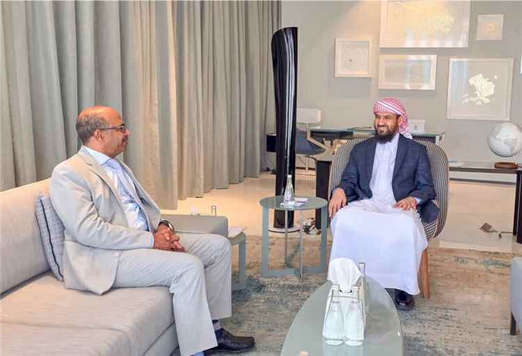 المحرّمي يناقش مع وزير النفط تعزيز استقرار إمدادات الوقود ودعم قطاع الكهرباء