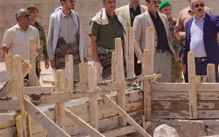 محافظ شبوة يدشن مشروع إنشاء قاعات دراسية جديدة بكلية المجتمع 1 محافظ شبوة يدشن مشروع إنشاء قاعات دراسية جديدة بكلية المجتمع