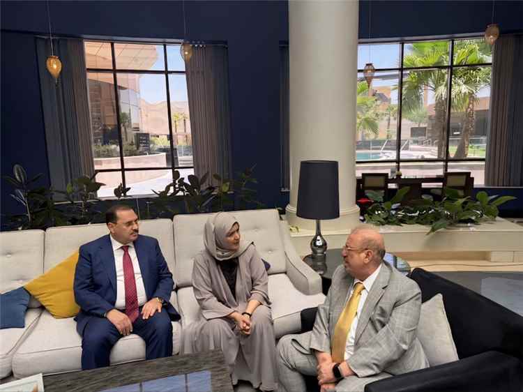 المقطري والبركاني يبحثان تعزيز التنسيق بين الحكومة والبرلمان لتحديث المنظومة التشريعية