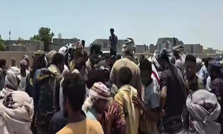 تشييع مهيب للشهيد النقيب سلمان سالم تمن في الخوخة