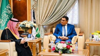 المستشار الثقافي اليمني يناقش أوضاع الطلاب اليمنيين مع رئيس جامعة الإمام محمد بن سعود