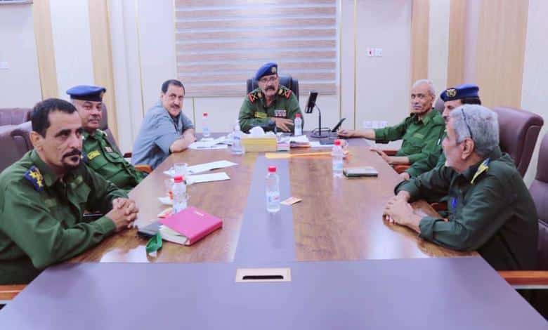 لجنة التحقيق تستعرض تقارير الخبراء بشأن انفجار مخزن الذخيرة في عدن