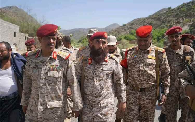 لجنة الدفاع تواصل الإشراف على إجراءات الاستلام والتسليم في محور طور الباحة 1 لجنة الدفاع تواصل الإشراف على إجراءات الاستلام والتسليم في محور طور الباحة