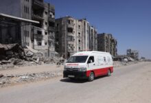 استشهاد فلسطيني وإصابة اثنين في غارة إسرائيلية وسط غزة واستمرار القصف على القطاع