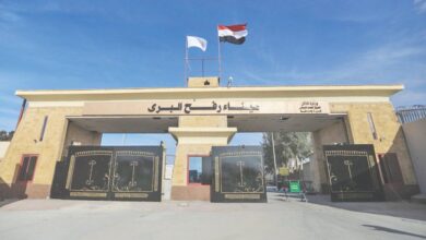 دفعة جديدة من الفلسطينيين تعبر معبر رفح عائدة إلى قطاع غزة 4 دفعة جديدة من الفلسطينيين تعبر معبر رفح عائدة إلى قطاع غزة