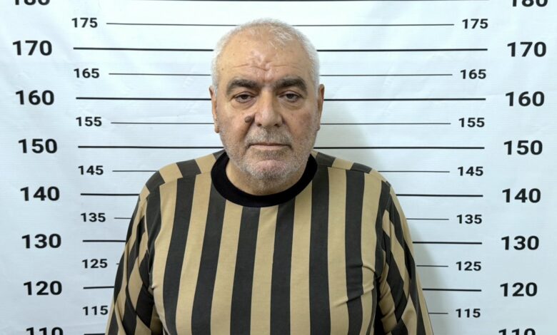 سوريا: القبض على مسؤول أمني سابق متهم بإدارة حملات اعتقال تعسفي وابتزاز الأهالي
