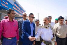 محافظ شبوة يدشّن مشروع تطوير شارع الأربعين في عتق