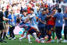 فيفا يفتح تحقيقًا في أحداث الشغب عقب نهائي كأس العالم بين إسبانيا والأرجنتين