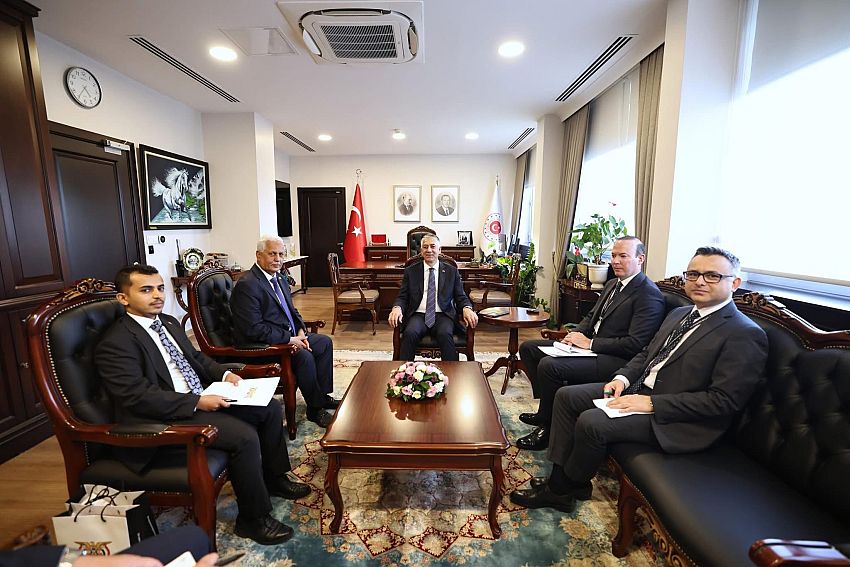 اليمن وتركيا تبحثان تعزيز التعاون الثنائي وتطوير التنسيق في القضايا المشتركة