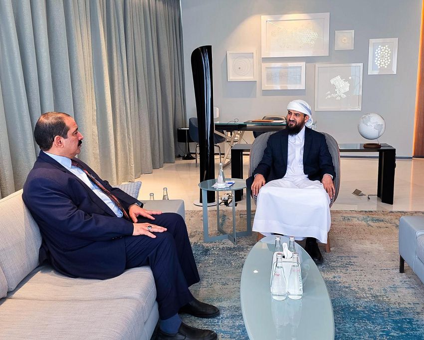المحرّمي يبحث مع وزير الداخلية مستجدات الأوضاع الأمنية وخطط تعزيز الاستقرار