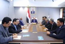 رئيس الوزراء يؤكد حماية استقلالية الصندوق الاجتماعي للتنمية ودعم برامجه من عدن