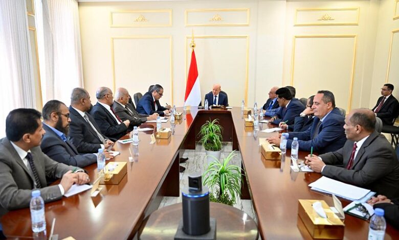 العليمي يدعو الأحزاب إلى توحيد الصف الوطني لمواجهة المشروع الإيراني ودعم الدولة 1 العليمي يدعو الأحزاب إلى توحيد الصف الوطني لمواجهة المشروع الإيراني ودعم الدولة