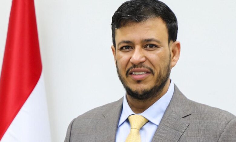 العليمي يكشف تحركاً حكومياً في مجلس الأمن ويهدد بكل الخيارات لمواجهة الحوثيين