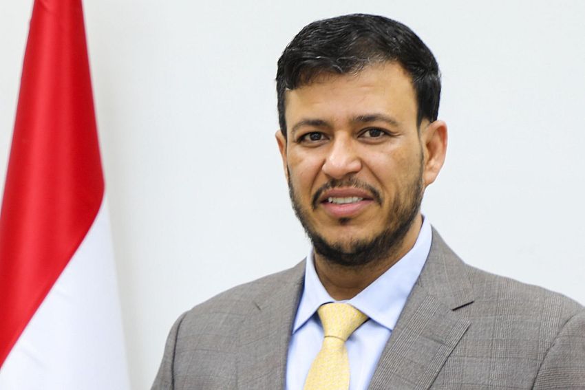 العليمي يكشف تحركاً حكومياً في مجلس الأمن ويهدد بكل الخيارات لمواجهة الحوثيين