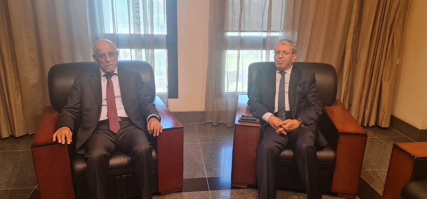 اليمن والجزائر تبحثان تعزيز التعاون وتنسيق المواقف تجاه القضايا المشتركة