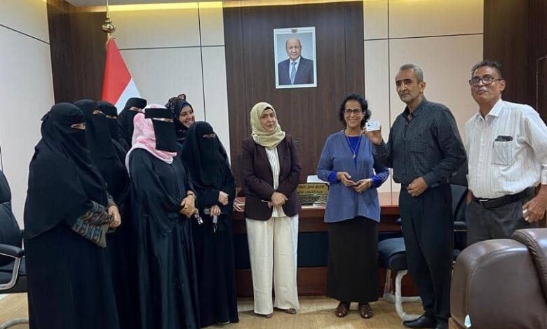 وزارة الشؤون القانونية تدشن إصدار بطاقات الترافع لمحامي قضايا الدولة 1 وزارة الشؤون القانونية تدشن إصدار بطاقات الترافع لمحامي قضايا الدولة