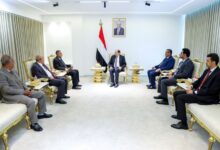 رئيس الوزراء يؤكد أهمية ترسيخ الشفافية والنزاهة في عمل اللجنة العليا للمناقصات
